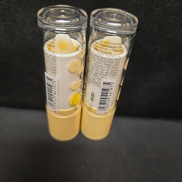 2 Piece Lot Essence Lip Care Hydra Oil Core Balm 3 Grams Each - Picture 3 of 3
